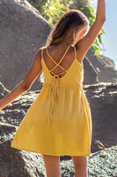 Robe courte jaune vif à lacets